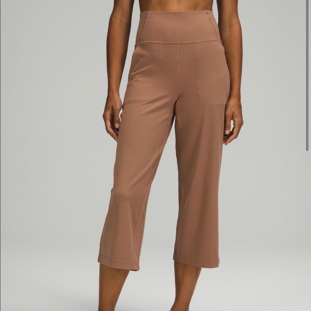 Lululemon Align Super-High-Rise Wide-Leg Crop 23” Pant